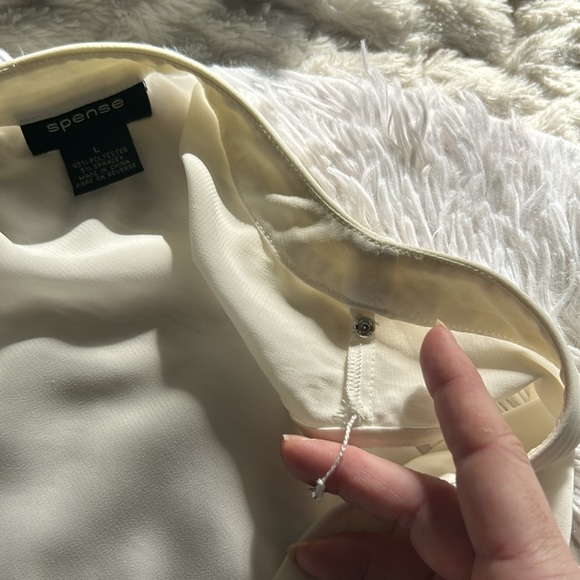 Spense sz L ivory cream colored sleeveless blouse very flowy feels like silk - Picture 7 of 10